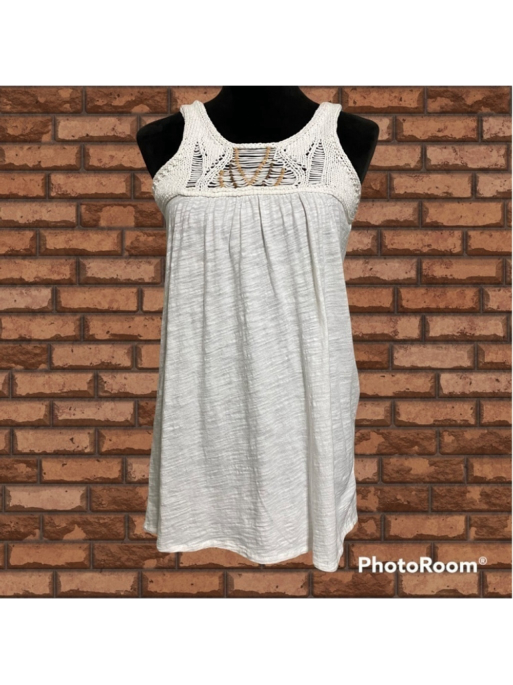 Velvet sleeveless boho beaded tank top shredded back white size Medium